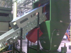 ngled Incline Parts Conveyor Feeding Into Hopper