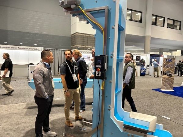 Dy manic Conveyor display of the Z conveyor at the 2024 Pack Expo